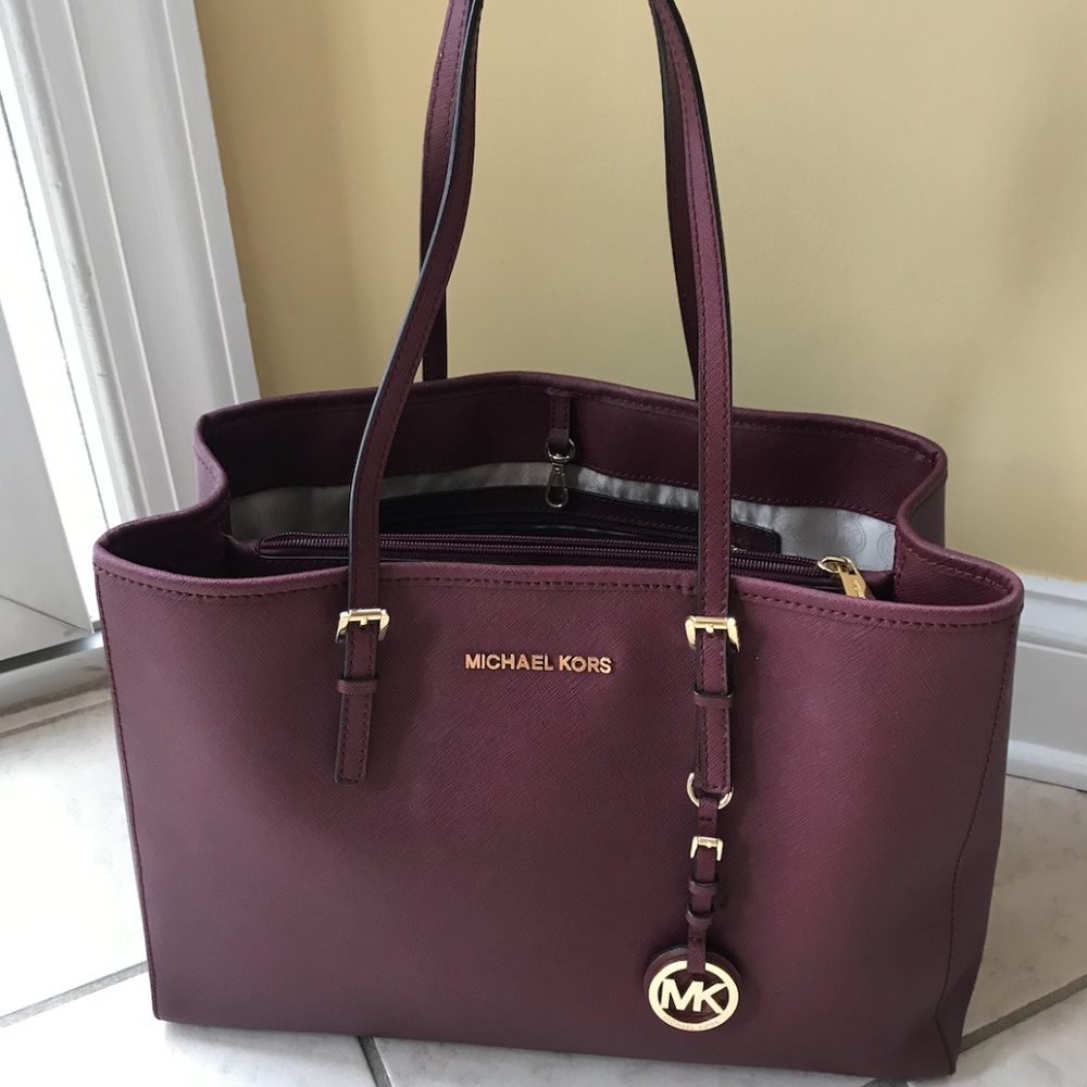 Michael Kors Tote - Jet Set Travel - Merlot